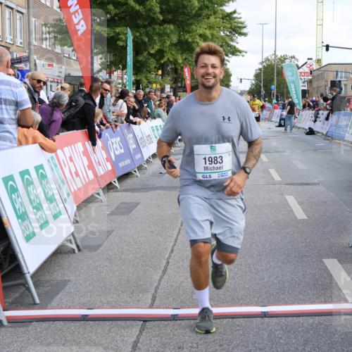 15.09.2024 - PSD Bank Halbmarathon Strokosch-Dieckow http://msf.ph/oto/7077128 15.09.2024 12:34:05 Ziel 1983, 2331, 3107, 3433, 3451 meine-sportfotos.de