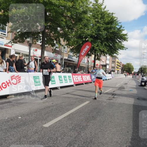 15.09.2024 - PSD Bank Halbmarathon Miley Keyser http://msf.ph/oto/7077146 15.09.2024 12:36:45 Ziel 1978, 2317, 3404, 3411 meine-sportfotos.de