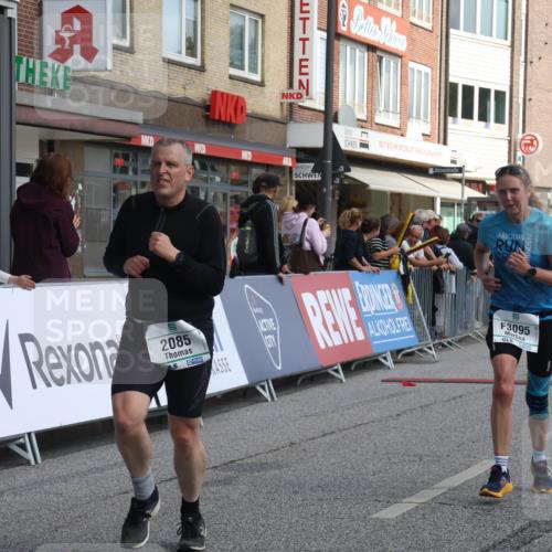 15.09.2024 - PSD Bank Halbmarathon Michael Strokosch http://msf.ph/oto/7077172 15.09.2024 12:18:10 Ziel 789, 1713, 1959, 2085, 2351, 3048, 3064, 3074, 3095, 3137, 3208, 3382 meine-sportfotos.de