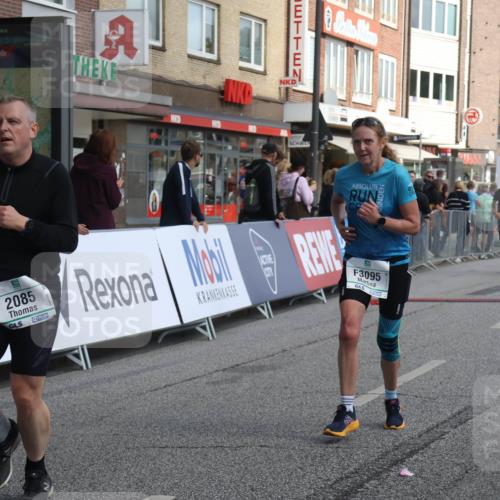 15.09.2024 - PSD Bank Halbmarathon Michael Strokosch http://msf.ph/oto/7077187 15.09.2024 12:18:11 Ziel 789, 1713, 1959, 2085, 2351, 3048, 3064, 3074, 3095, 3137, 3208, 3382 meine-sportfotos.de