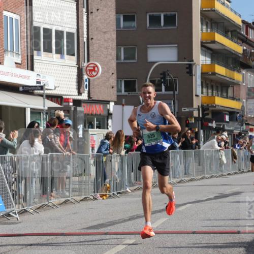 15.09.2024 - PSD Bank Halbmarathon Michael Strokosch http://msf.ph/oto/7077220 15.09.2024 11:10:30 Ziel 404, 512, 520, 840 meine-sportfotos.de