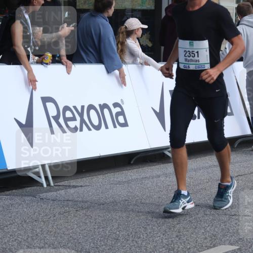 15.09.2024 - PSD Bank Halbmarathon Michael Strokosch http://msf.ph/oto/7077226 15.09.2024 12:18:17 Ziel 1713, 2085, 2154, 2351, 3048, 3064, 3095, 3136 meine-sportfotos.de