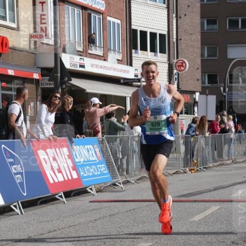 15.09.2024 - PSD Bank Halbmarathon Michael Strokosch http://msf.ph/oto/7077237 15.09.2024 11:10:31 Ziel 404, 512, 520, 840 meine-sportfotos.de