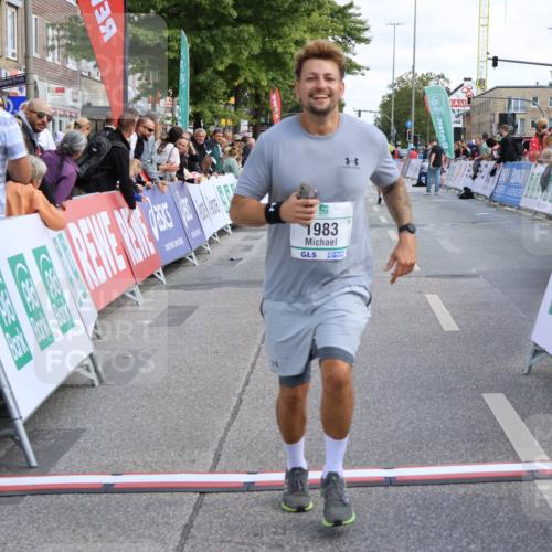 15.09.2024 - PSD Bank Halbmarathon Strokosch-Dieckow http://msf.ph/oto/7077240 15.09.2024 12:34:05 Ziel 1983, 2331, 3107, 3433, 3451 meine-sportfotos.de