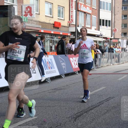 15.09.2024 - PSD Bank Halbmarathon Michael Strokosch http://msf.ph/oto/7077260 15.09.2024 12:18:19 Ziel 1713, 2085, 2154, 2351, 3048, 3064, 3095, 3136 meine-sportfotos.de