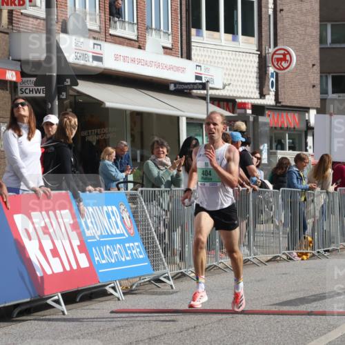 15.09.2024 - PSD Bank Halbmarathon Michael Strokosch http://msf.ph/oto/7077262 15.09.2024 11:10:35 Ziel 404, 512, 520, 840 meine-sportfotos.de
