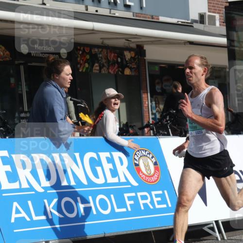 15.09.2024 - PSD Bank Halbmarathon Michael Strokosch http://msf.ph/oto/7077300 15.09.2024 11:10:37 Ziel 404, 511, 512, 520, 840 meine-sportfotos.de