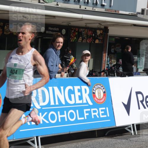 15.09.2024 - PSD Bank Halbmarathon Michael Strokosch http://msf.ph/oto/7077304 15.09.2024 11:10:37 Ziel 404, 511, 512, 520, 840 meine-sportfotos.de
