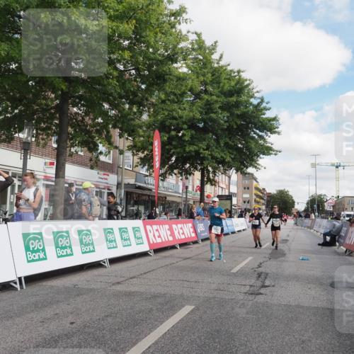 15.09.2024 - PSD Bank Halbmarathon Miley Keyser http://msf.ph/oto/7077305 15.09.2024 12:37:25 Ziel 2742, 2761, 3386 meine-sportfotos.de