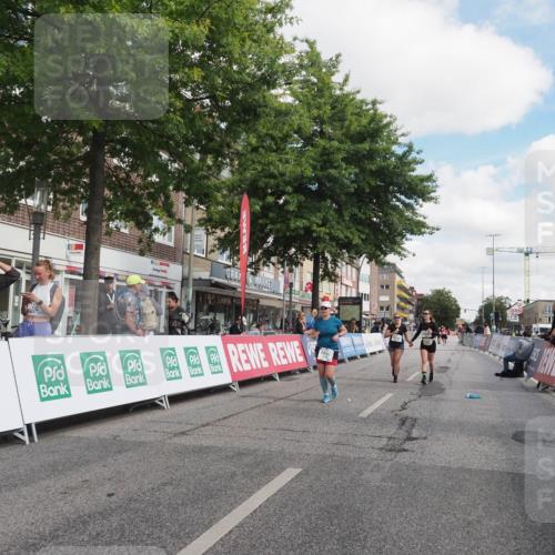 15.09.2024 - PSD Bank Halbmarathon Miley Keyser http://msf.ph/oto/7077315 15.09.2024 12:37:26 Ziel 2742, 2761, 3386 meine-sportfotos.de