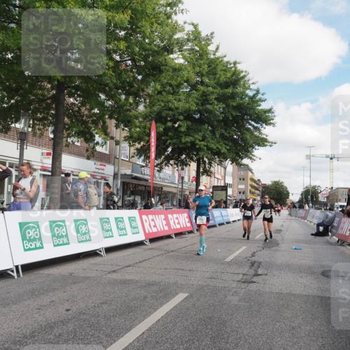 15.09.2024 - PSD Bank Halbmarathon Miley Keyser http://msf.ph/oto/7077320 15.09.2024 12:37:26 Ziel 2742, 2761, 3386 meine-sportfotos.de