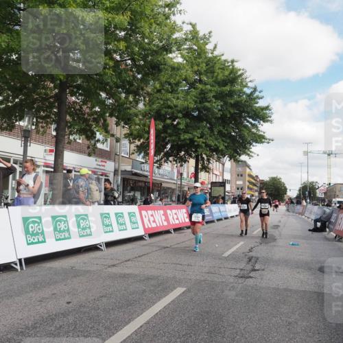 15.09.2024 - PSD Bank Halbmarathon Miley Keyser http://msf.ph/oto/7077324 15.09.2024 12:37:26 Ziel 2742, 2761, 3386 meine-sportfotos.de