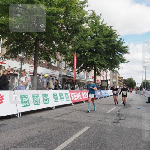 15.09.2024 - PSD Bank Halbmarathon Miley Keyser http://msf.ph/oto/7077329 15.09.2024 12:37:26 Ziel 2742, 2761, 3386 meine-sportfotos.de