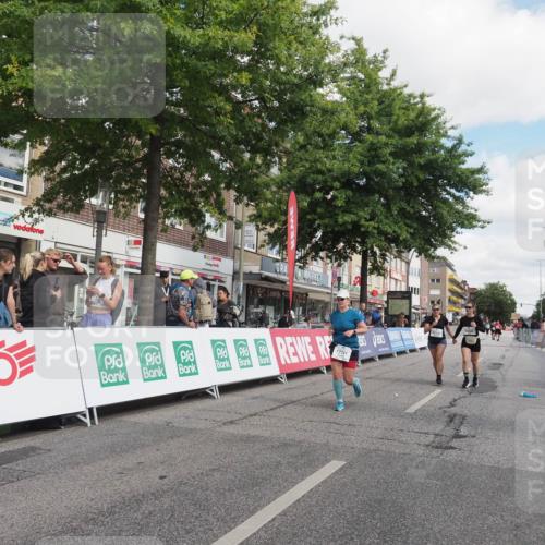 15.09.2024 - PSD Bank Halbmarathon Miley Keyser http://msf.ph/oto/7077333 15.09.2024 12:37:26 Ziel 2742, 2761, 3386 meine-sportfotos.de