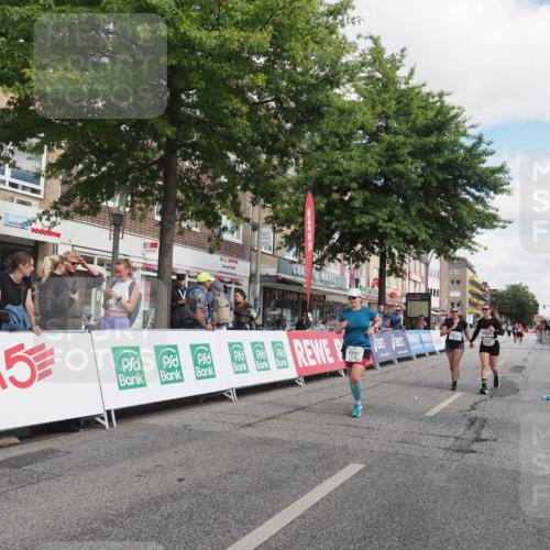 15.09.2024 - PSD Bank Halbmarathon Miley Keyser http://msf.ph/oto/7077337 15.09.2024 12:37:26 Ziel 2742, 2761, 3386 meine-sportfotos.de