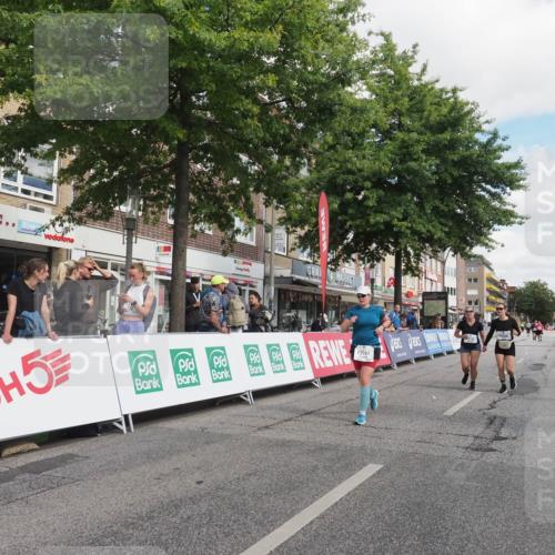 15.09.2024 - PSD Bank Halbmarathon Miley Keyser http://msf.ph/oto/7077342 15.09.2024 12:37:26 Ziel 2742, 2761, 3386 meine-sportfotos.de