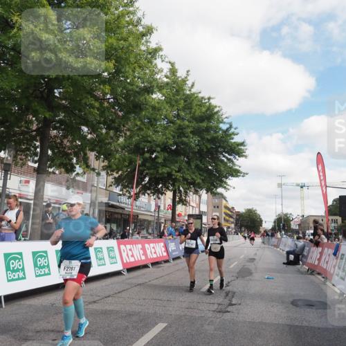 15.09.2024 - PSD Bank Halbmarathon Miley Keyser http://msf.ph/oto/7077367 15.09.2024 12:37:28 Ziel 2742, 2761, 3386 meine-sportfotos.de
