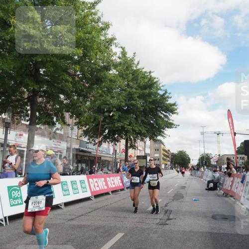 15.09.2024 - PSD Bank Halbmarathon Miley Keyser http://msf.ph/oto/7077372 15.09.2024 12:37:28 Ziel 2742, 2761, 3386 meine-sportfotos.de