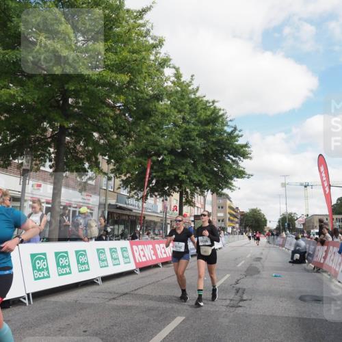 15.09.2024 - PSD Bank Halbmarathon Miley Keyser http://msf.ph/oto/7077389 15.09.2024 12:37:28 Ziel 2742, 2761, 3386 meine-sportfotos.de