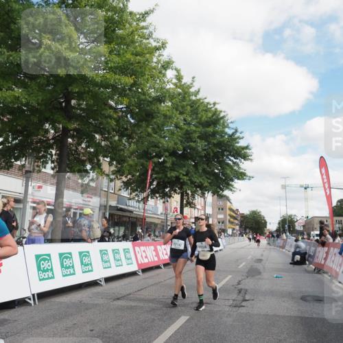 15.09.2024 - PSD Bank Halbmarathon Miley Keyser http://msf.ph/oto/7077393 15.09.2024 12:37:29 Ziel 2742, 2761, 3386 meine-sportfotos.de