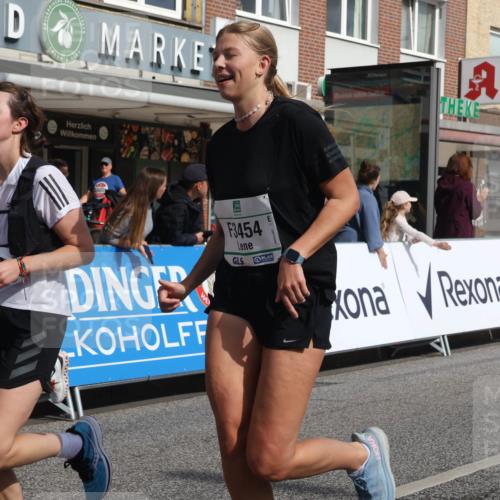 15.09.2024 - PSD Bank Halbmarathon Michael Strokosch http://msf.ph/oto/7077401 15.09.2024 12:18:31 Ziel 802, 1853, 2016, 2023, 2154, 2232, 2266, 2450, 3093, 3136, 3141, 3453, 3454, 3472, 3533 meine-sportfotos.de