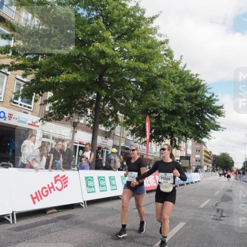15.09.2024 - PSD Bank Halbmarathon Miley Keyser http://msf.ph/oto/7077425 15.09.2024 12:37:30 Ziel 2742, 2761, 3386 meine-sportfotos.de