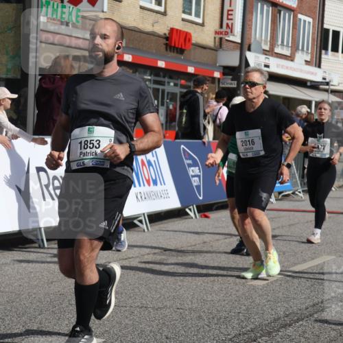 15.09.2024 - PSD Bank Halbmarathon Michael Strokosch http://msf.ph/oto/7077429 15.09.2024 12:18:33 Ziel 802, 1853, 2016, 2023, 2086, 2154, 2232, 2266, 2450, 3093, 3094, 3136, 3141, 3221, 3453, 3454, 3472, 3533 meine-sportfotos.de