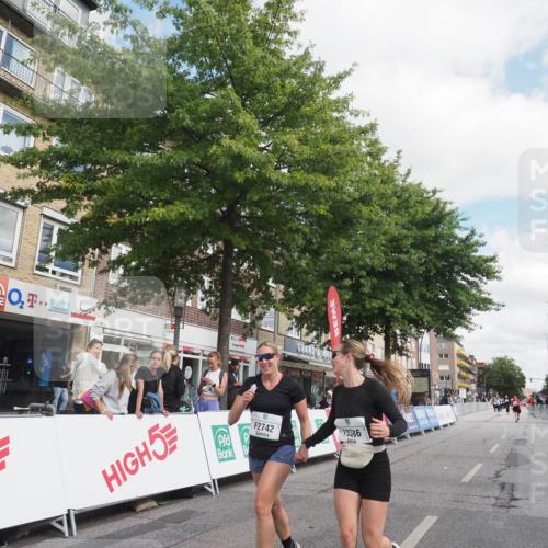 15.09.2024 - PSD Bank Halbmarathon Miley Keyser http://msf.ph/oto/7077440 15.09.2024 12:37:30 Ziel 2742, 2761, 3386 meine-sportfotos.de