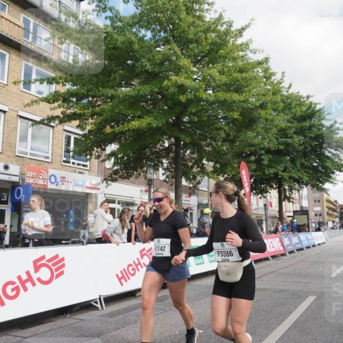 15.09.2024 - PSD Bank Halbmarathon Miley Keyser http://msf.ph/oto/7077454 15.09.2024 12:37:30 Ziel 2742, 2761, 3386 meine-sportfotos.de