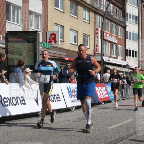 15.09.2024 - PSD Bank Halbmarathon Michael Strokosch http://msf.ph/oto/7077509 15.09.2024 12:18:39 Ziel 802, 1853, 2016, 2023, 2086, 2232, 2266, 2450, 3093, 3094, 3141, 3221, 3453, 3454, 3472, 3533 meine-sportfotos.de