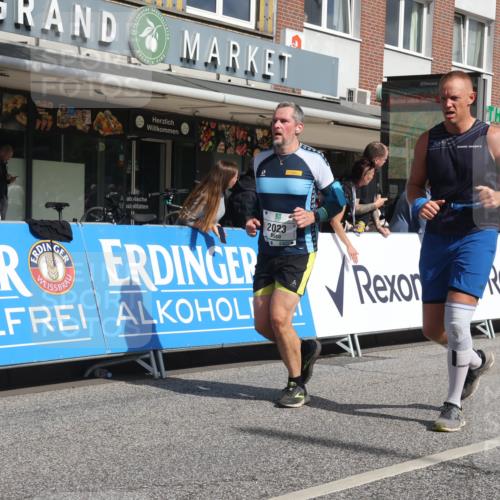 15.09.2024 - PSD Bank Halbmarathon Michael Strokosch http://msf.ph/oto/7077526 15.09.2024 12:18:40 Ziel 802, 1853, 2016, 2023, 2086, 2149, 2232, 2266, 2450, 3093, 3094, 3141, 3221, 3453, 3454, 3472, 3533 meine-sportfotos.de