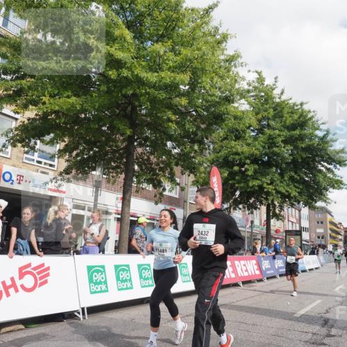 15.09.2024 - PSD Bank Halbmarathon Miley Keyser http://msf.ph/oto/7077540 15.09.2024 12:37:46 Ziel 1816, 2381, 2398, 2432, 2517, 3380, 3441, 3481 meine-sportfotos.de