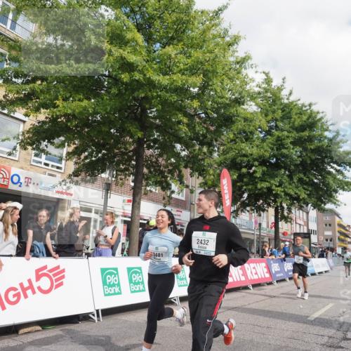 15.09.2024 - PSD Bank Halbmarathon Miley Keyser http://msf.ph/oto/7077545 15.09.2024 12:37:46 Ziel 1816, 2381, 2398, 2432, 2517, 3380, 3441, 3481 meine-sportfotos.de