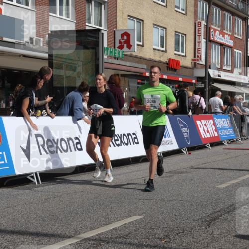 15.09.2024 - PSD Bank Halbmarathon Michael Strokosch http://msf.ph/oto/7077548 15.09.2024 12:18:42 Ziel 802, 1853, 2016, 2023, 2086, 2149, 2232, 2266, 2450, 3094, 3221, 3472, 3533 meine-sportfotos.de