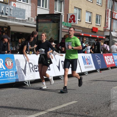 15.09.2024 - PSD Bank Halbmarathon Michael Strokosch http://msf.ph/oto/7077552 15.09.2024 12:18:42 Ziel 802, 1853, 2016, 2023, 2086, 2149, 2232, 2266, 2450, 3094, 3221, 3472, 3533 meine-sportfotos.de