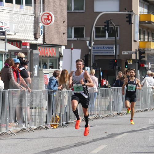 15.09.2024 - PSD Bank Halbmarathon Michael Strokosch http://msf.ph/oto/7077615 15.09.2024 11:11:27 Ziel 515, 516 meine-sportfotos.de