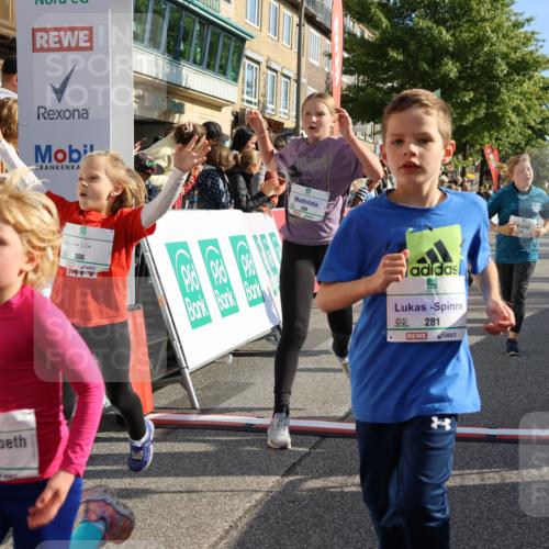 15.09.2024 - PSD Bank Halbmarathon Strokosch-Dieckow http://msf.ph/oto/7077654 15.09.2024 10:30:23 Ziel 32, 97, 127, 129, 156, 218, 252, 264, 281, 289, 306 meine-sportfotos.de