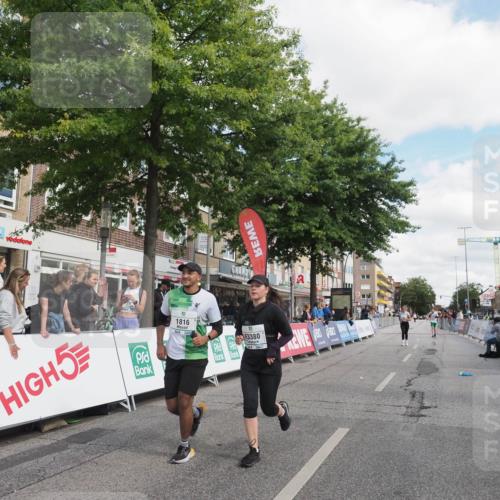 15.09.2024 - PSD Bank Halbmarathon Miley Keyser http://msf.ph/oto/7077683 15.09.2024 12:37:53 Ziel 1816, 2381, 2398, 2432, 2517, 3380, 3415, 3417, 3441, 3481 meine-sportfotos.de