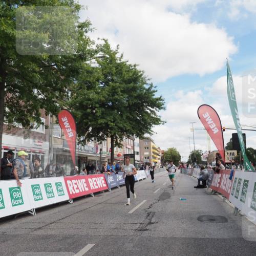 15.09.2024 - PSD Bank Halbmarathon Miley Keyser http://msf.ph/oto/7077694 15.09.2024 12:37:58 Ziel 1816, 2381, 2398, 2517, 3380, 3415, 3417, 3481 meine-sportfotos.de