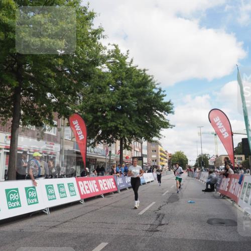15.09.2024 - PSD Bank Halbmarathon Miley Keyser http://msf.ph/oto/7077704 15.09.2024 12:37:58 Ziel 1816, 2381, 2398, 2517, 3380, 3415, 3417, 3481 meine-sportfotos.de