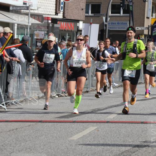 15.09.2024 - PSD Bank Halbmarathon Michael Strokosch http://msf.ph/oto/7077710 15.09.2024 12:18:55 Ziel 1728, 1729, 2149, 2412, 2821, 3106, 3258, 3419, 3446, 3447, 3500, 3561 meine-sportfotos.de