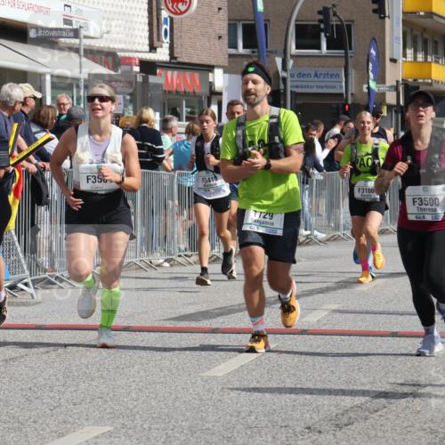 15.09.2024 - PSD Bank Halbmarathon Michael Strokosch http://msf.ph/oto/7077736 15.09.2024 12:18:56 Ziel 1728, 1729, 2149, 2412, 2821, 3106, 3258, 3419, 3446, 3447, 3500, 3561 meine-sportfotos.de