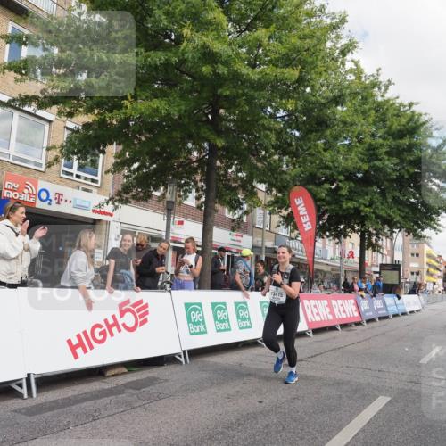 15.09.2024 - PSD Bank Halbmarathon Miley Keyser http://msf.ph/oto/7077793 15.09.2024 12:38:03 Ziel 1816, 2517, 3380, 3415, 3417 meine-sportfotos.de