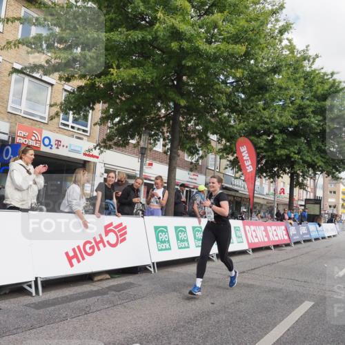 15.09.2024 - PSD Bank Halbmarathon Miley Keyser http://msf.ph/oto/7077798 15.09.2024 12:38:03 Ziel 1816, 2517, 3380, 3415, 3417 meine-sportfotos.de