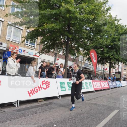 15.09.2024 - PSD Bank Halbmarathon Miley Keyser http://msf.ph/oto/7077803 15.09.2024 12:38:03 Ziel 1816, 2517, 3380, 3415, 3417 meine-sportfotos.de
