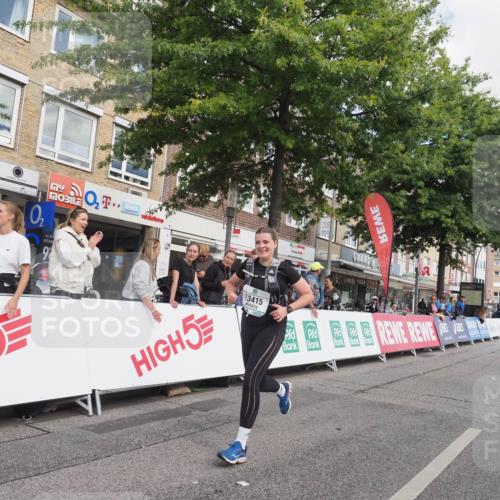 15.09.2024 - PSD Bank Halbmarathon Miley Keyser http://msf.ph/oto/7077811 15.09.2024 12:38:04 Ziel 1816, 2517, 3380, 3415, 3417 meine-sportfotos.de