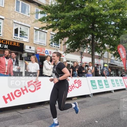 15.09.2024 - PSD Bank Halbmarathon Miley Keyser http://msf.ph/oto/7077825 15.09.2024 12:38:04 Ziel 1816, 2517, 3380, 3415, 3417 meine-sportfotos.de