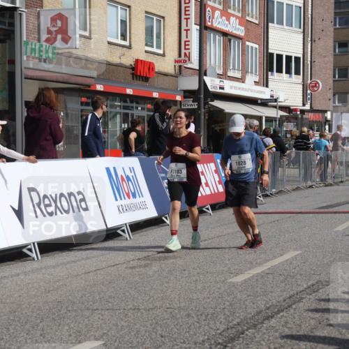 15.09.2024 - PSD Bank Halbmarathon Michael Strokosch http://msf.ph/oto/7077862 15.09.2024 12:19:08 Ziel 1728, 1729, 1828, 2412, 2821, 3103, 3106, 3373, 3419, 3446, 3447, 3500, 3561 meine-sportfotos.de