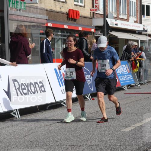 15.09.2024 - PSD Bank Halbmarathon Michael Strokosch http://msf.ph/oto/7077876 15.09.2024 12:19:09 Ziel 1728, 1729, 1828, 2412, 2821, 3103, 3106, 3373, 3419, 3446, 3447, 3500, 3561 meine-sportfotos.de