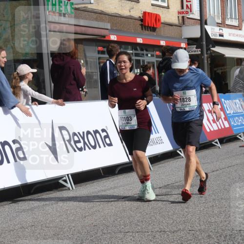 15.09.2024 - PSD Bank Halbmarathon Michael Strokosch http://msf.ph/oto/7077882 15.09.2024 12:19:09 Ziel 1728, 1729, 1828, 2412, 2821, 3103, 3106, 3373, 3419, 3446, 3447, 3500, 3561 meine-sportfotos.de